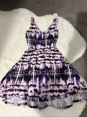 Snatching Sleeveless Tie-Dye Fit & Flare Dress in Purple and White